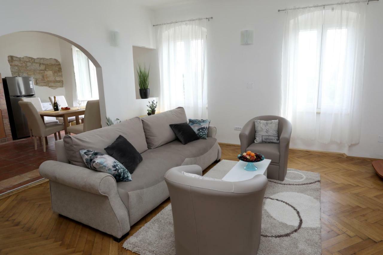 Apartman Cinkopan Pula Exterior photo