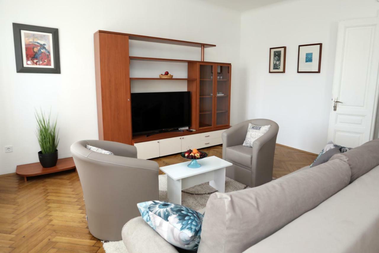 Apartman Cinkopan Pula Exterior photo