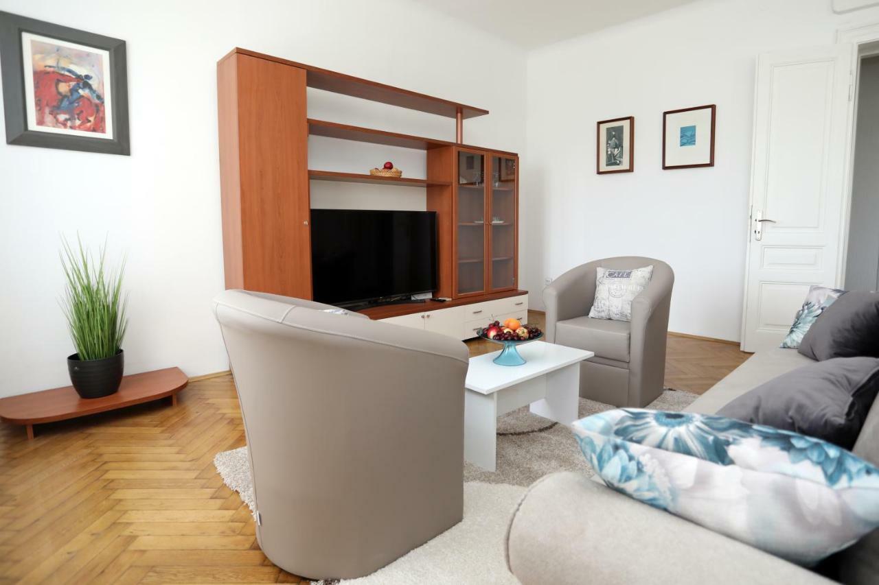 Apartman Cinkopan Pula Exterior photo